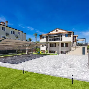 Gardenia Apartment