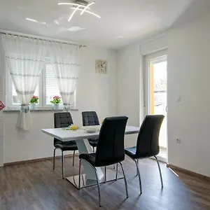 apartment-pula-rd.pula-hotels.org/