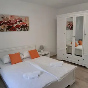relax-starigrad-paklenica.hotelinzadar.com/